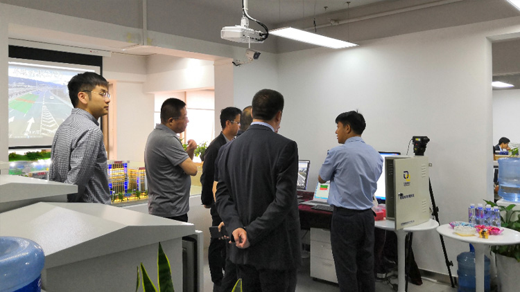 云南省公安廳黨委委員、昆明市副市長、市公安局黨委書記、局長周建忠一行蒞臨聯(lián)誠科技調(diào)研指導(dǎo)！